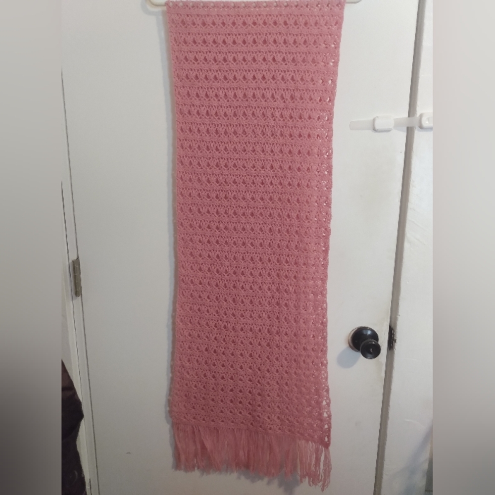 Women's New Pink Wool Blend Handmade Crocheted Shawl Size 14X88 Inches